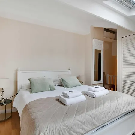 Amazing Duplex 4p- Louvre Museum 公寓 *