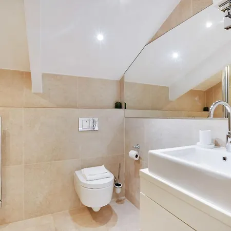 Amazing Duplex 4p- Louvre Museum 巴黎